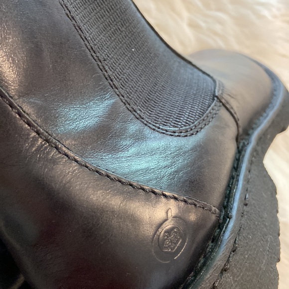 BORN Black Leather Men's Boots size 10 leather upper BNWOT color black - Picture 16 of 16